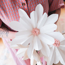 GIANT DAISIES WORKSHOP /// 6th APRIL 2025 /// THE COAL HATCH . WOBURN SANDS