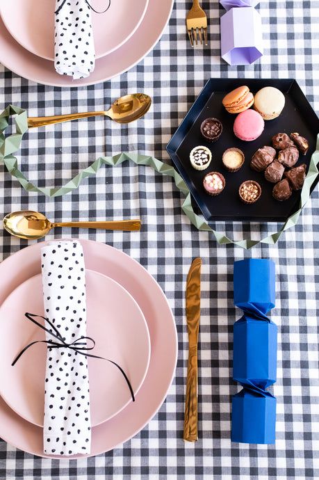 REUSABLE CHRISTMAS CRACKERS